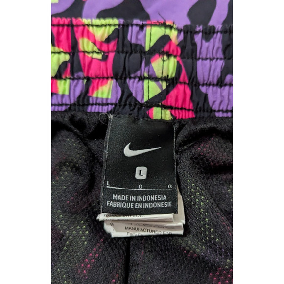 Nike sz L Retro Purple Camo Hyper Pink Volley Shorts lined men 0661 - Picture 3 of 4